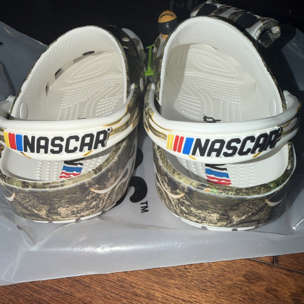 NEW CROCS X Nascar Realtree Camo Classic Clog w Jibbitz Men's 8 Women's 10 NWT‎ - Picture 3 of 7